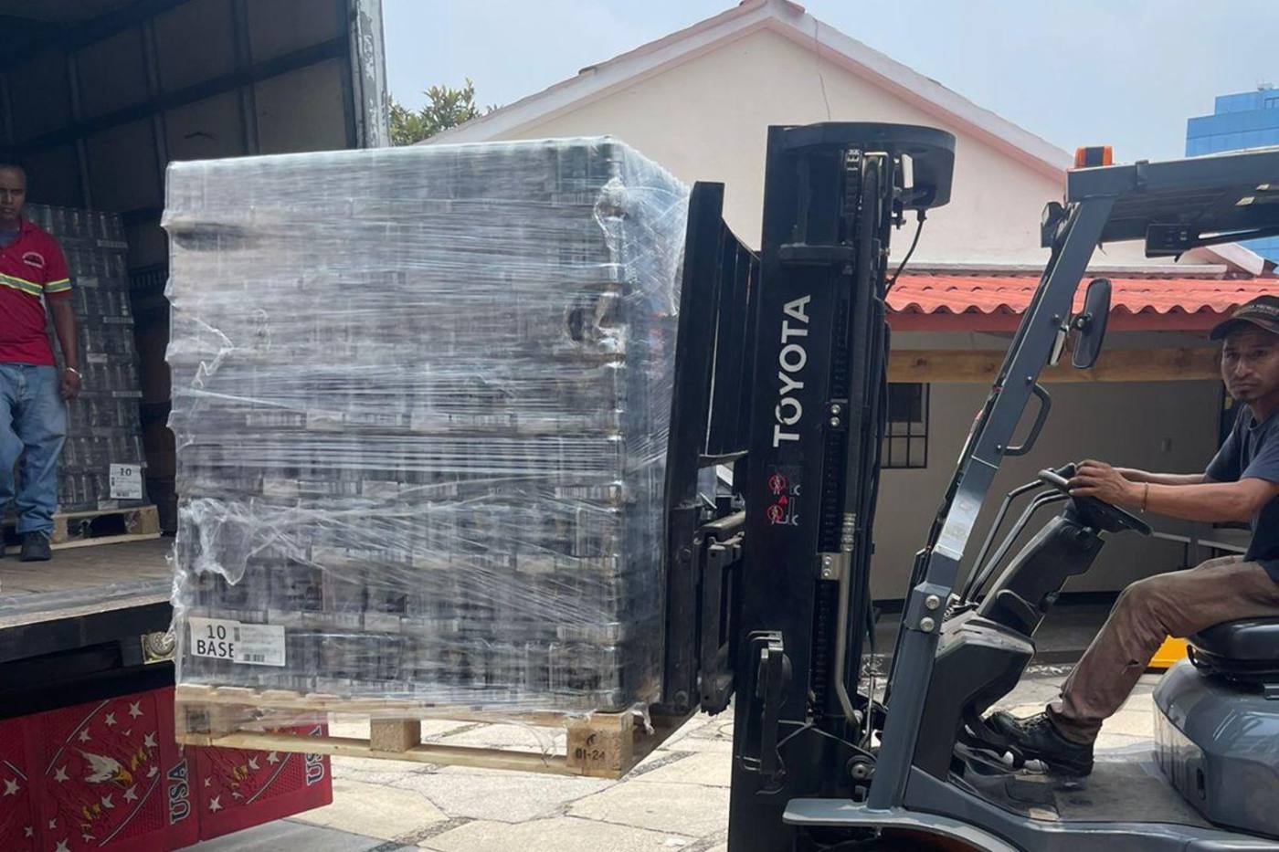 Descarga de contenedor en bodega
